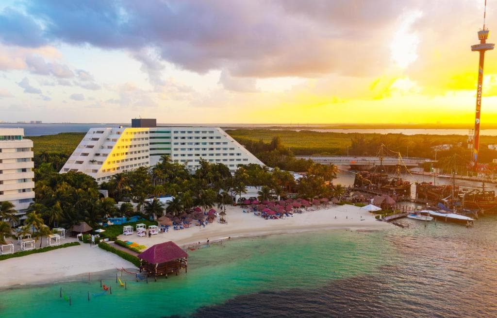 5-star Grand Oasis Palm resort - photo 2