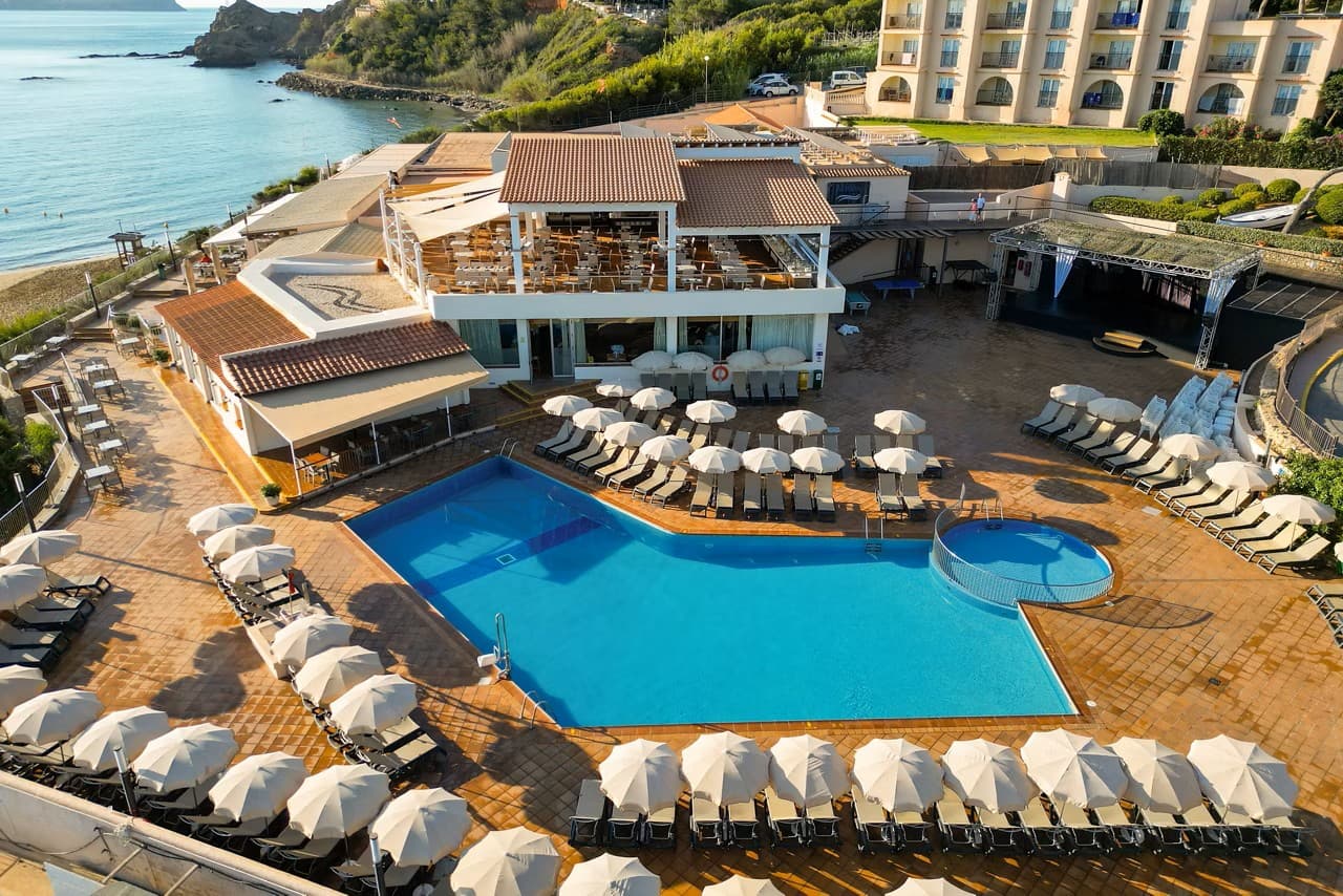 Invisa Figueral Resort - photo 2