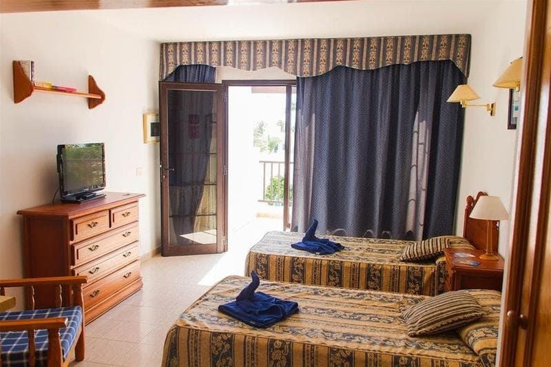 Las Lilas Apartments - photo 2