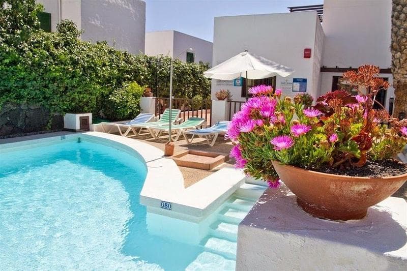 Las Lilas Apartments - photo 3